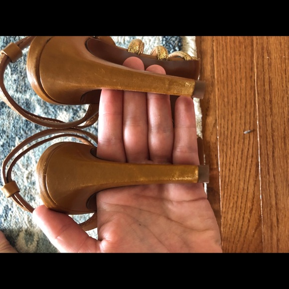 100% authentic Tory Burch heel sandals